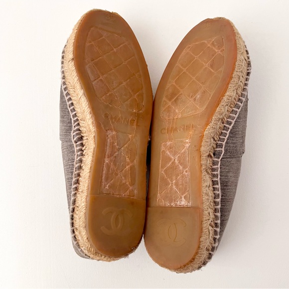 CHANEL | CC Logo Cap Toe Gray Denim Espadrille Loafer Slip On EU 35 - Picture 9 of 12